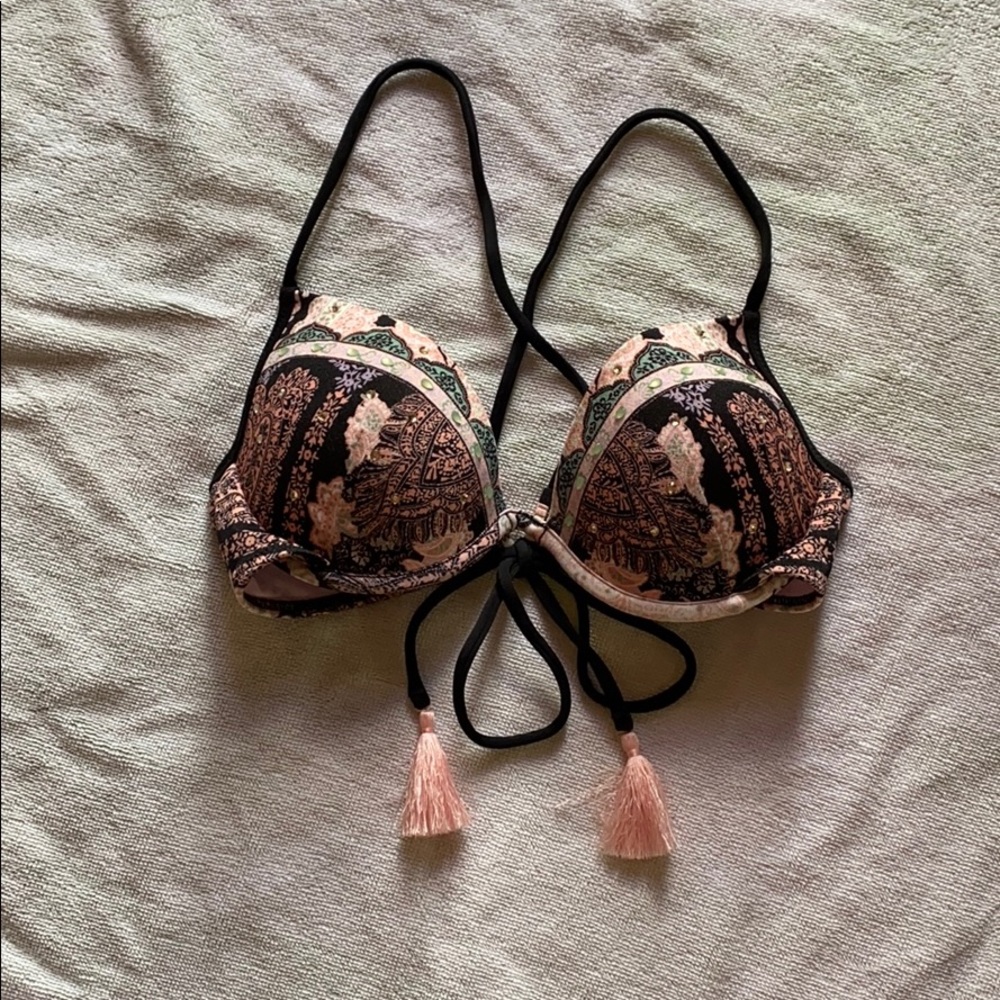 Victoria’s Secret push up bikini top!!